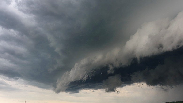На Зеленоградск надвигается шторм, объявлено штормовое и экстренное предупреждение, отменены занятия в школах