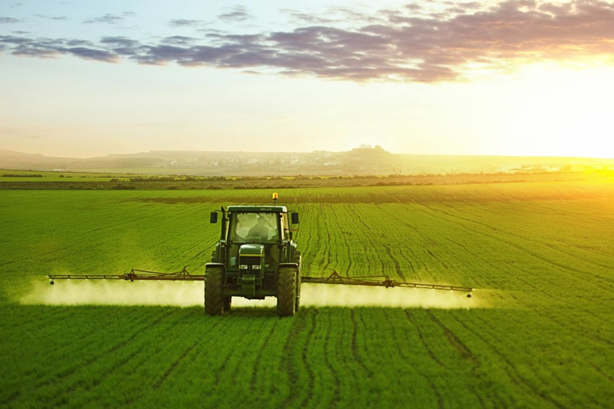 Работа с пестицидами и агрохимикатами в сельском хозяйстве