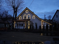 Еще одно здание в Зеленоградске получило архитектурную подсветку