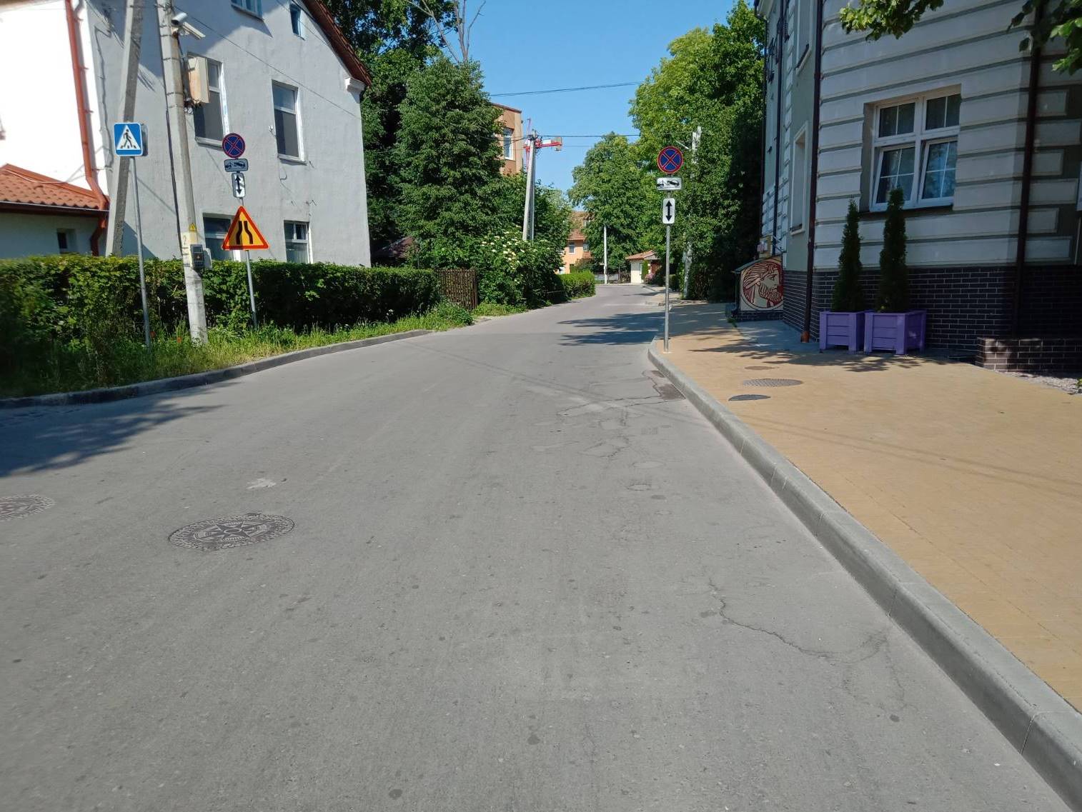 На улице Пугачёва в Зеленоградске отремонтировали тротуар