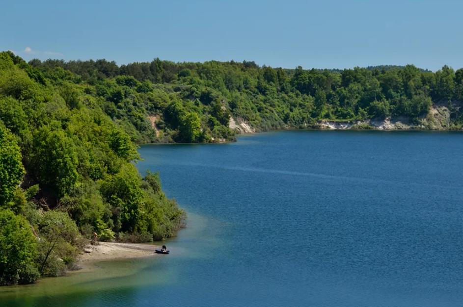 В перечень земельных участков, имеющих туристический потенциал, предложено включить окрестности озера Синявинского