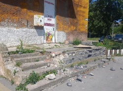 Доска позора: бывший магазин по ул. Сибирякова, 16