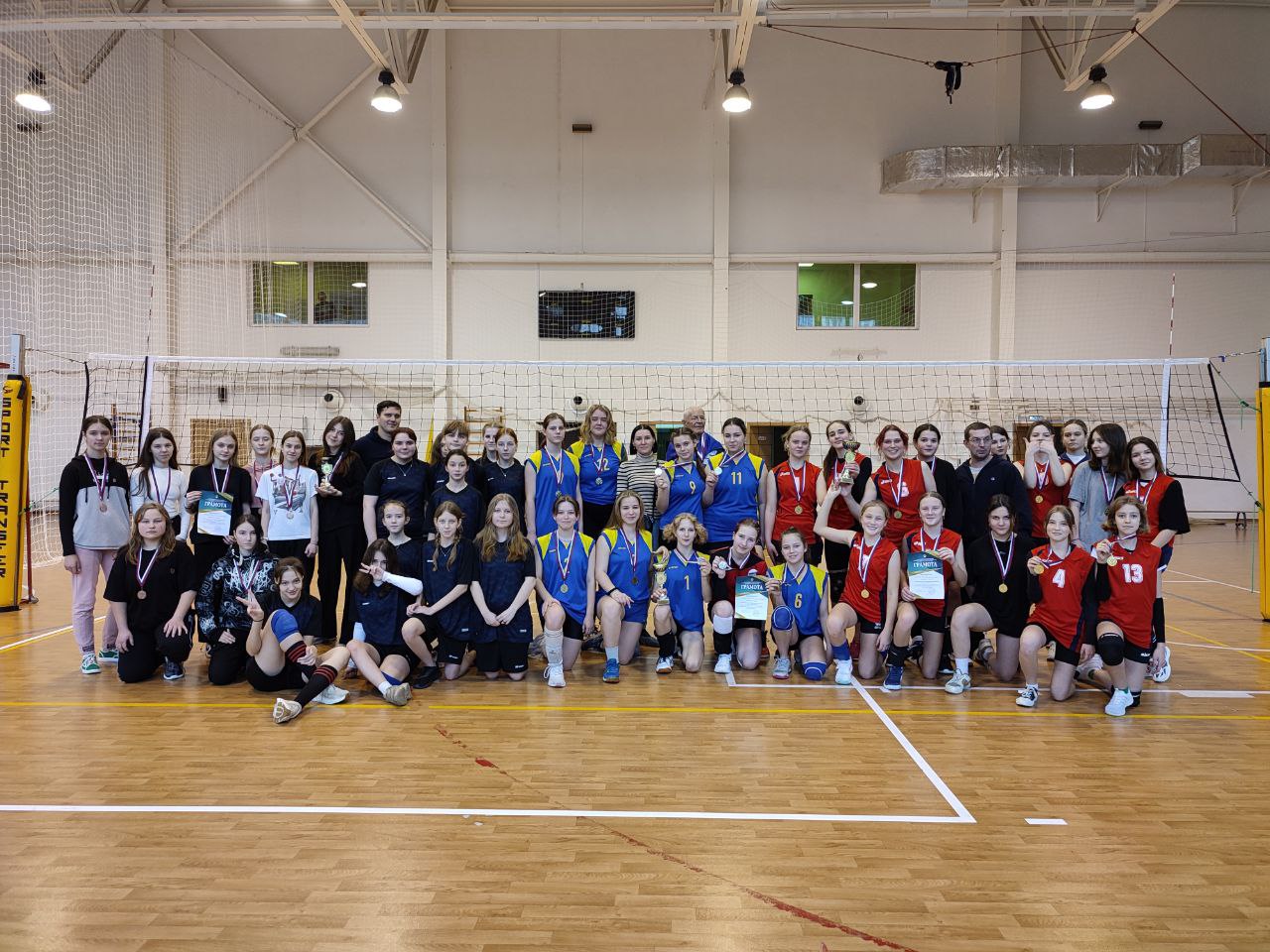 Команда гимназии «Вектор» выиграла муниципальный этап волейбольного турнира «Серебряный мяч»