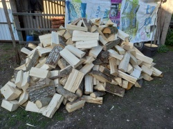 Началась доставка дров семьям участников СВО