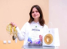 Гимназистка Дарья Малойкина стала абсолютным победителем муниципального этапа гуманитарной олимпиады 